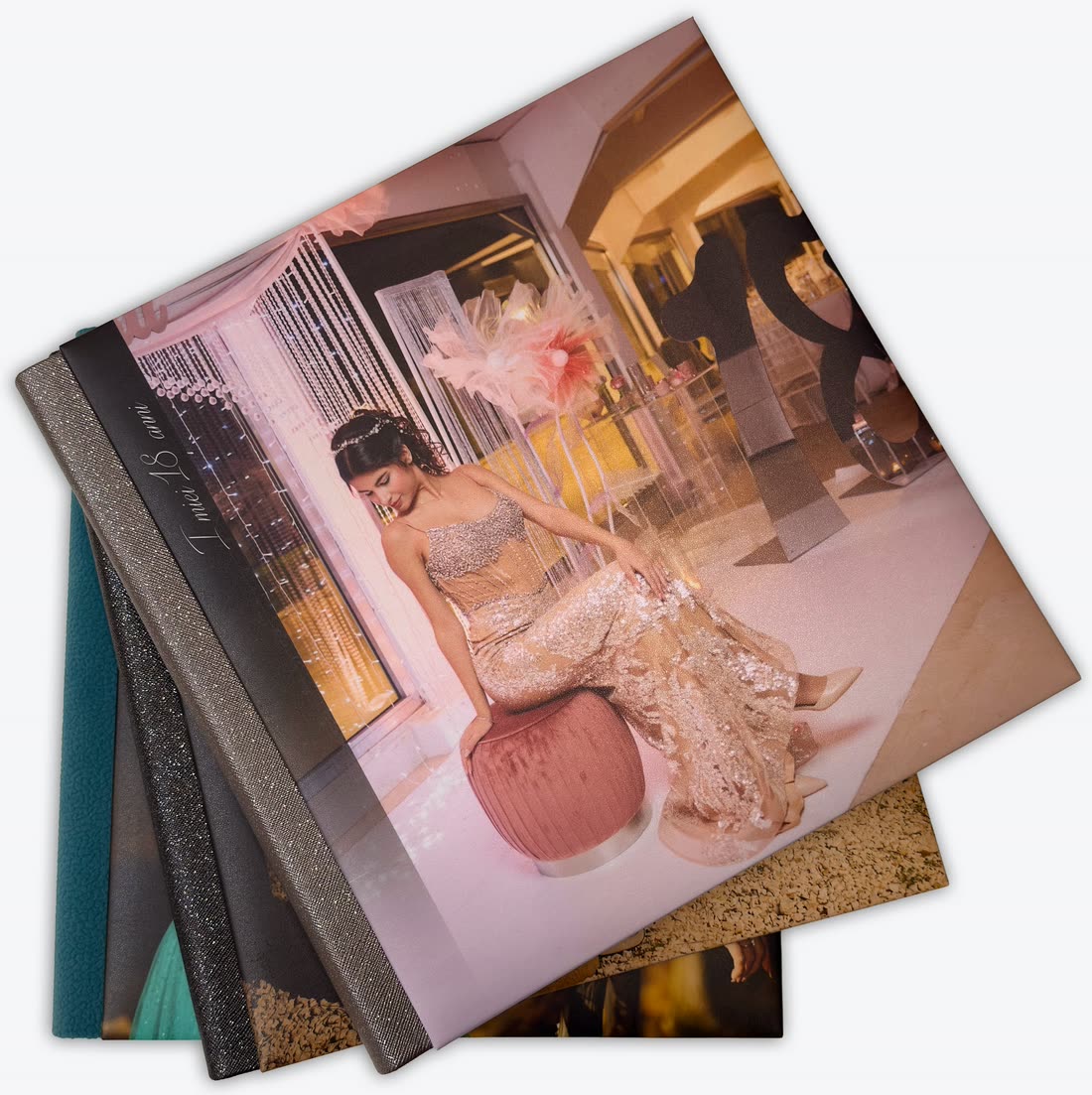Album per diciottesimi impilati, con copertine in tela stampata, glitter, ecopelle e sughero
